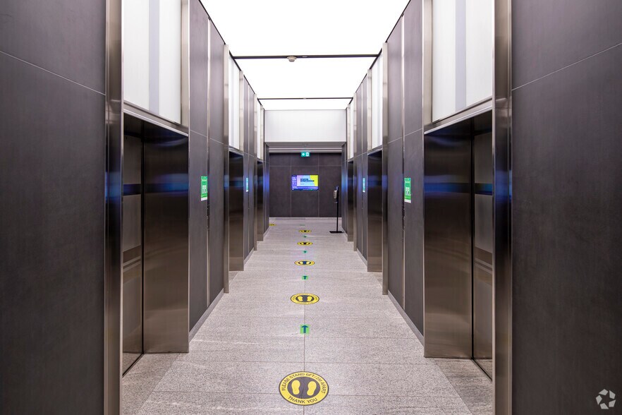 More Photos Of 33 Bloor St E, Toronto Office For Lease