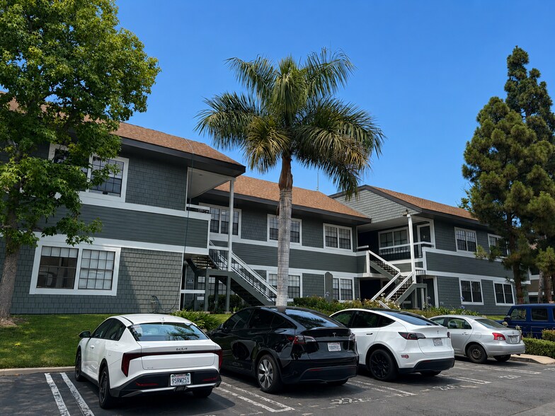 Primary Photo Of 2900 Bristol St, Costa Mesa Office For Sale