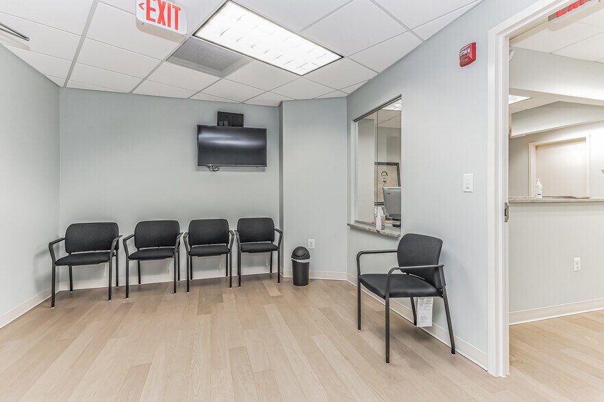 More Photos Of 131 Elden St, Herndon Medical For Sale