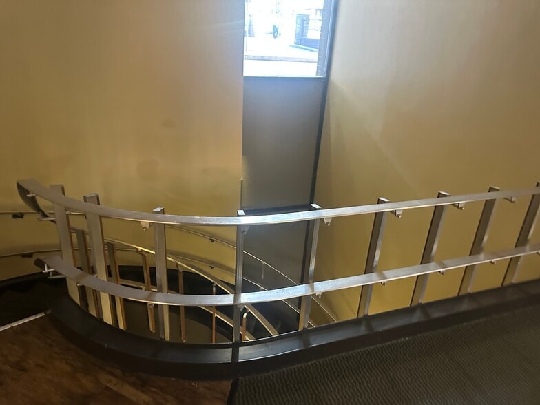 More Photos Of 100 Main St, Fort Worth Loft Creative Space For Lease