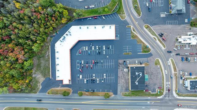 More Photos Of 901 Razorback Dr, Houghton Storefront For Sale