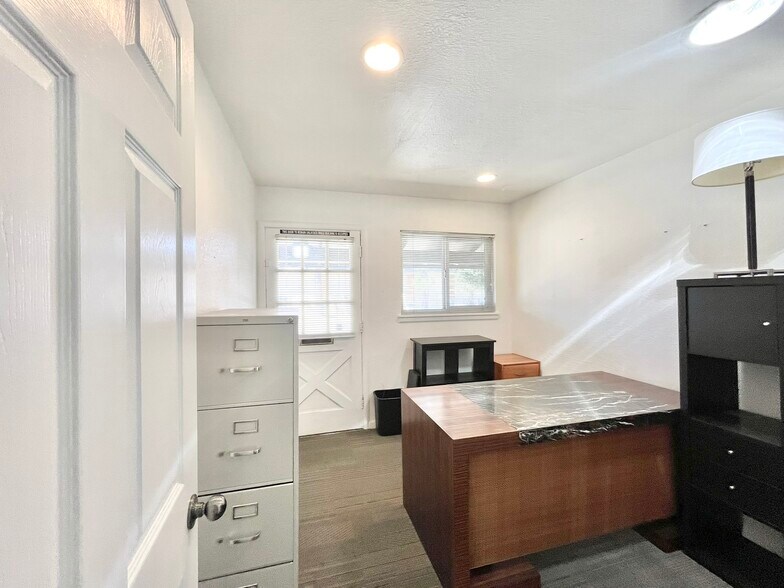 More Photos Of 4901 Marconi Ave, Carmichael Office For Sale