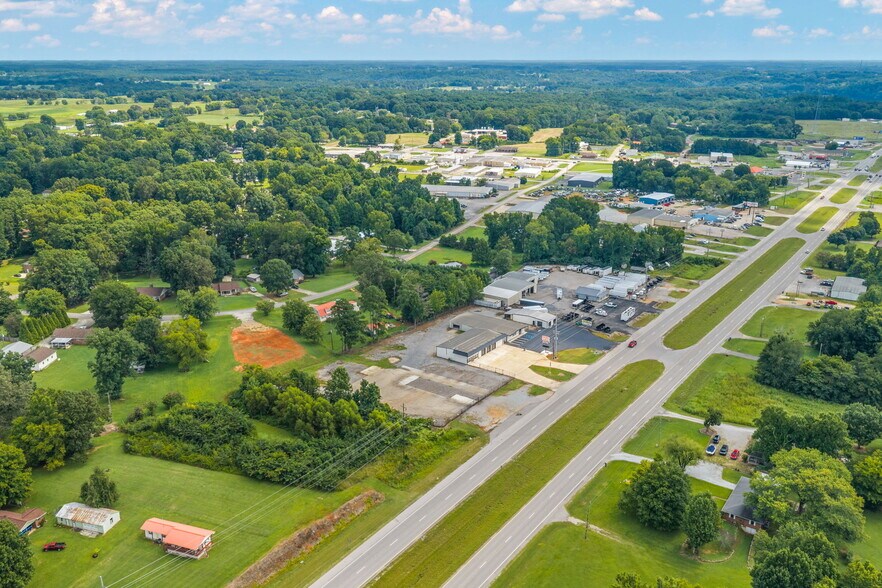 More Photos Of 10063 US-72, Rogersville Warehouse For Lease