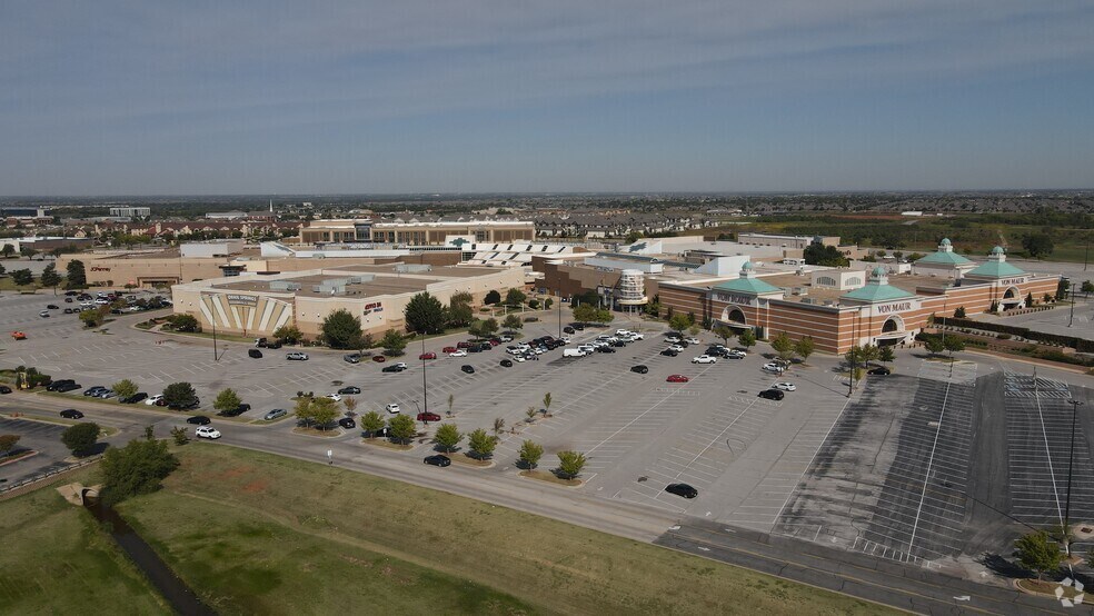 More Photos Of 2501 W Memorial Rd, Oklahoma City Unknown For Lease