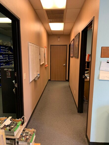 More Photos Of 4364 E Alexander Rd, Las Vegas Warehouse For Lease
