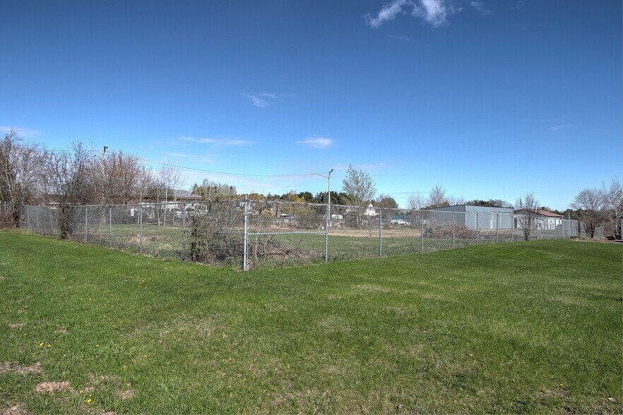 More Photos Of 1895 Frontage Rd, Mora Manufacturing For Sale
