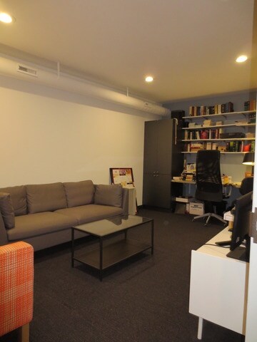 More Photos Of 1434 W Montrose Ave, Chicago Storefront For Lease