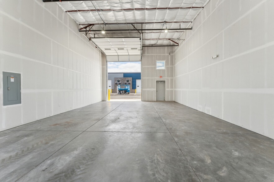 More Photos Of 18704 Marketplace dr, Queen Creek Industrial For Lease