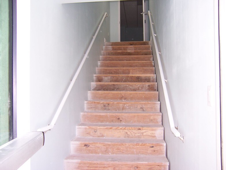 More Photos Of 7055-7057 SW 47th St, Miami Warehouse For Lease