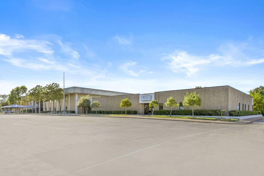 More Photos Of 3817 Venzi St, Dickinson Warehouse For Sale
