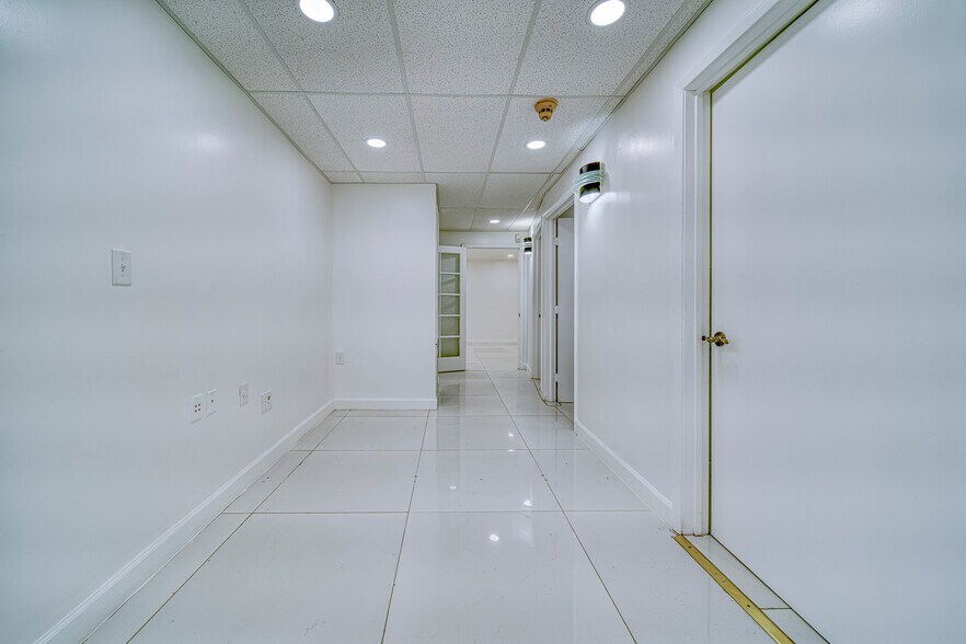 More Photos Of 1225 NE 162nd St, North Miami Beach Medical For Lease