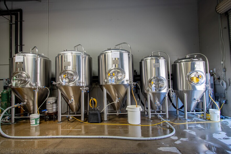 More Photos Of 41537 Cherry St, Murrieta Warehouse For Sale