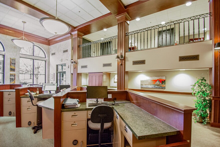 More Photos Of 119 S Court Ave, Memphis Storefront Retail Office For Sale