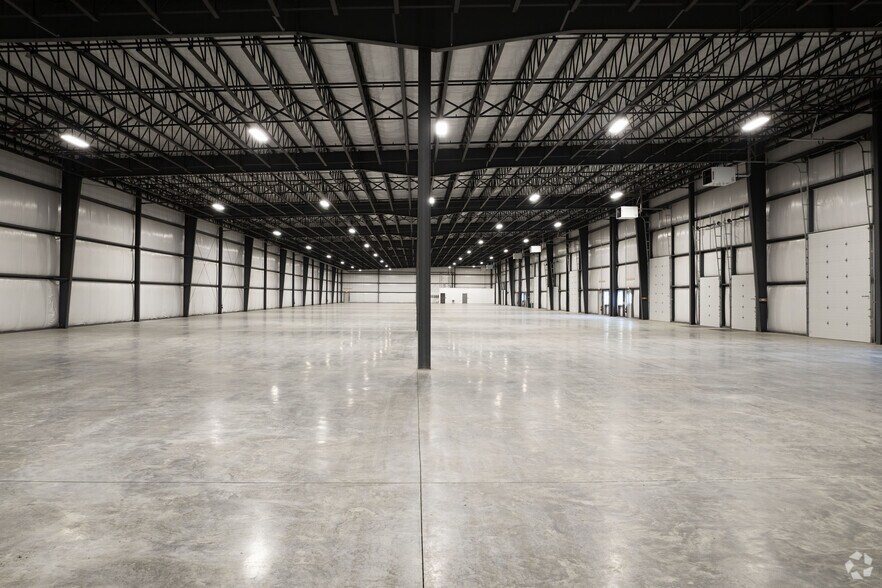 More Photos Of 113 Tabor Rd, Mechanicville Distribution For Lease