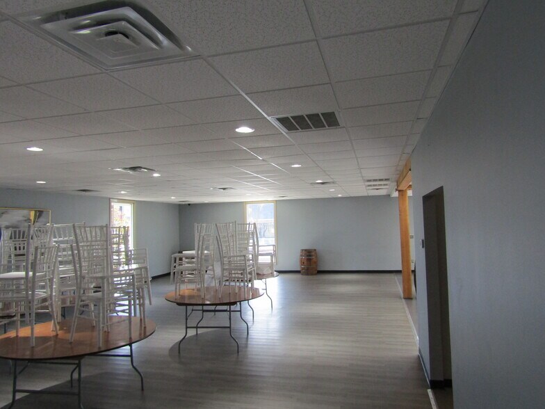 More Photos Of 521 N Lewis St, New Iberia Freestanding For Sale