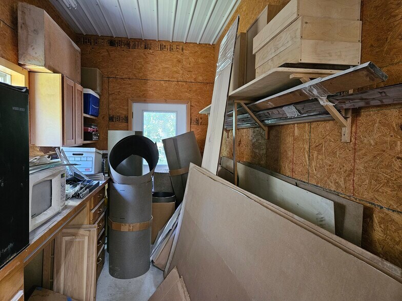 More Photos Of 244 County Road 555B, Tecumseh Manufacturing For Sale