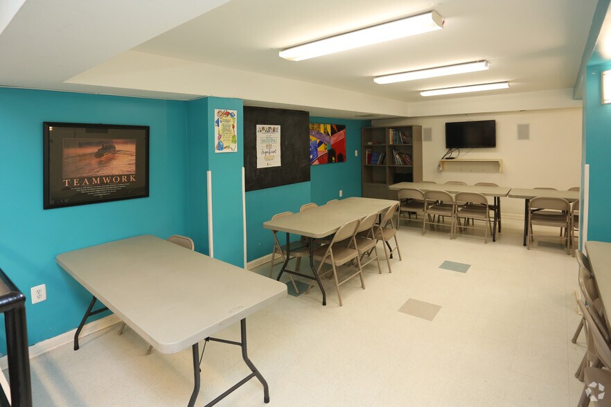 More Photos Of 3301 Chillum Rd, Mount Rainier Apartments For Sale