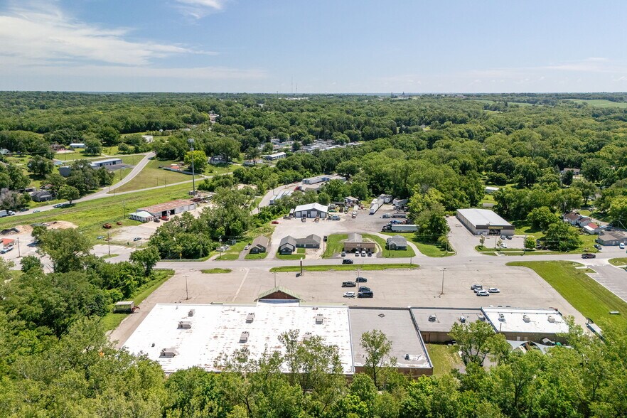 More Photos Of 3414 S 22nd St, Saint Joseph Freestanding For Sale