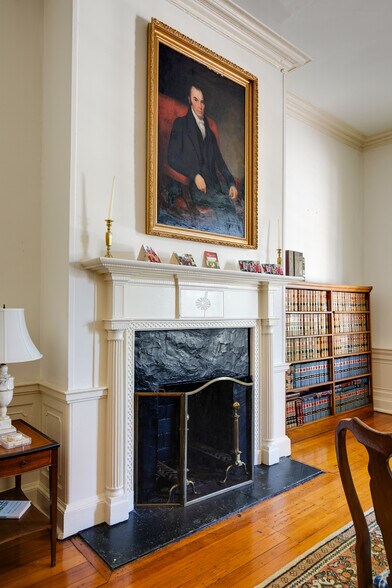 More Photos Of 100 E Main St, Richmond Office For Sale