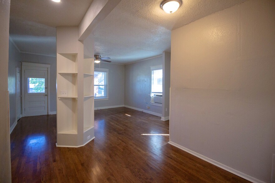 More Photos Of 1017 W 39th St, Kansas City Apartments For Sale