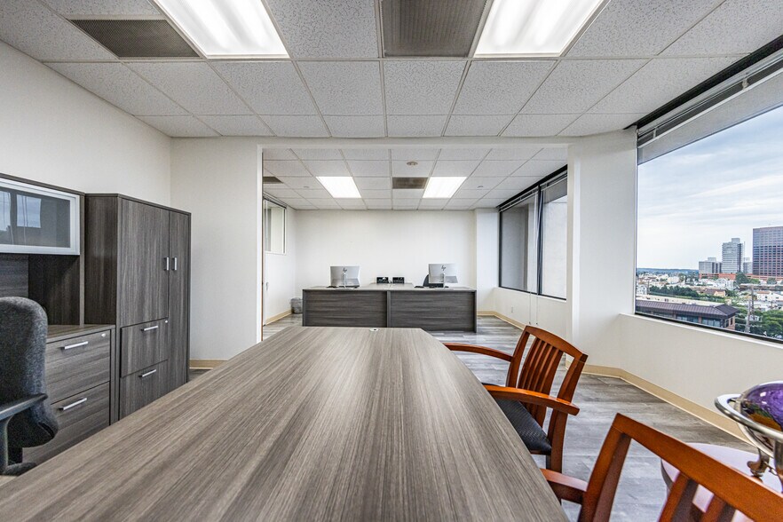 More Photos Of 11777 San Vicente Blvd, Los Angeles Office For Lease