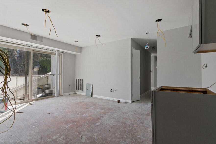 More Photos Of 1600-1608 28th Pl SE, Washington Multifamily For Sale