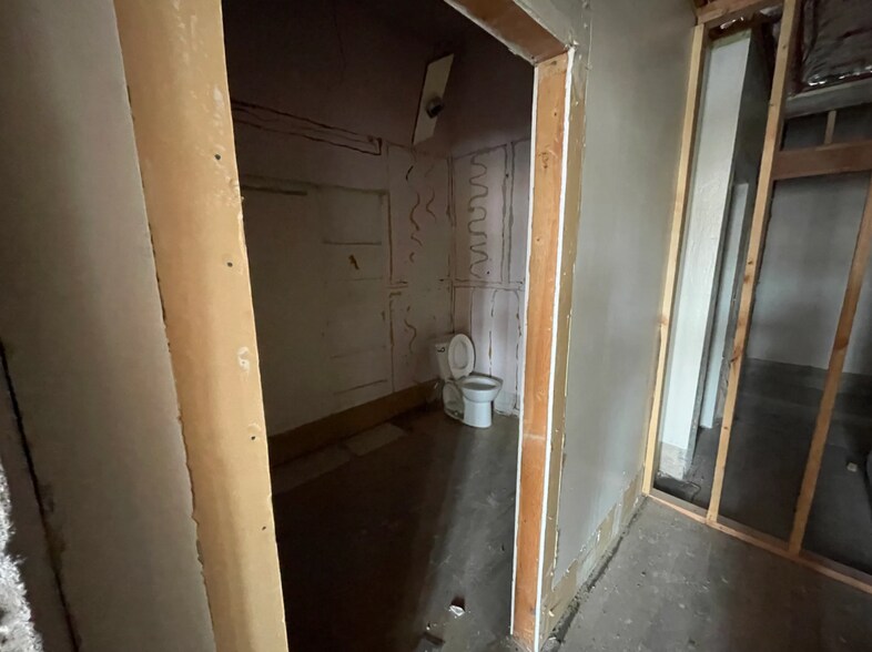 More Photos Of 23 N Bridge St, Saint Anthony Storefront Retail Residential For Sale