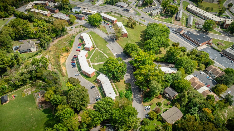 More Photos Of 132 Mesa Ln, Bristol Apartments For Sale