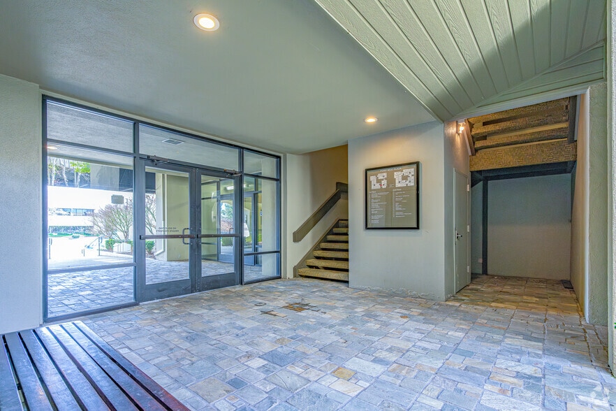 More Photos Of 1900 Point West Way, Sacramento Office For Lease