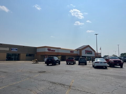Primary Photo Of 390 W Chrysler Dr, Belvidere Storefront For Sale