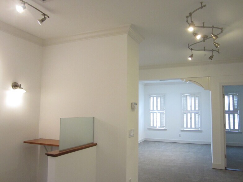 More Photos Of 452 E Paces Ferry Rd NE, Atlanta Office For Sale