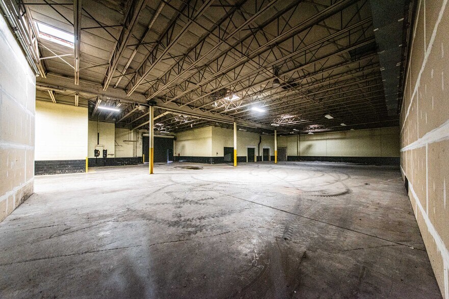 More Photos Of 3000 Irvin Cobb Dr, Paducah Warehouse For Sale