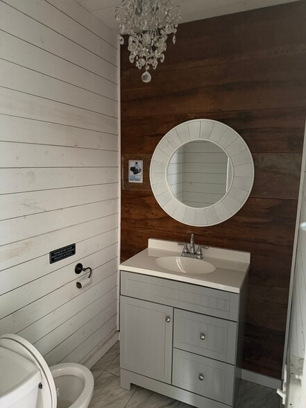 More Photos Of 1272 Oregon St, Redding Office For Sale
