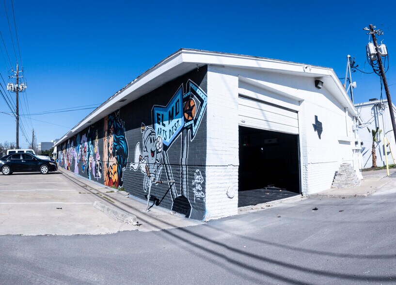 More Photos Of 400 E St Elmo Rd, Austin Unknown For Lease
