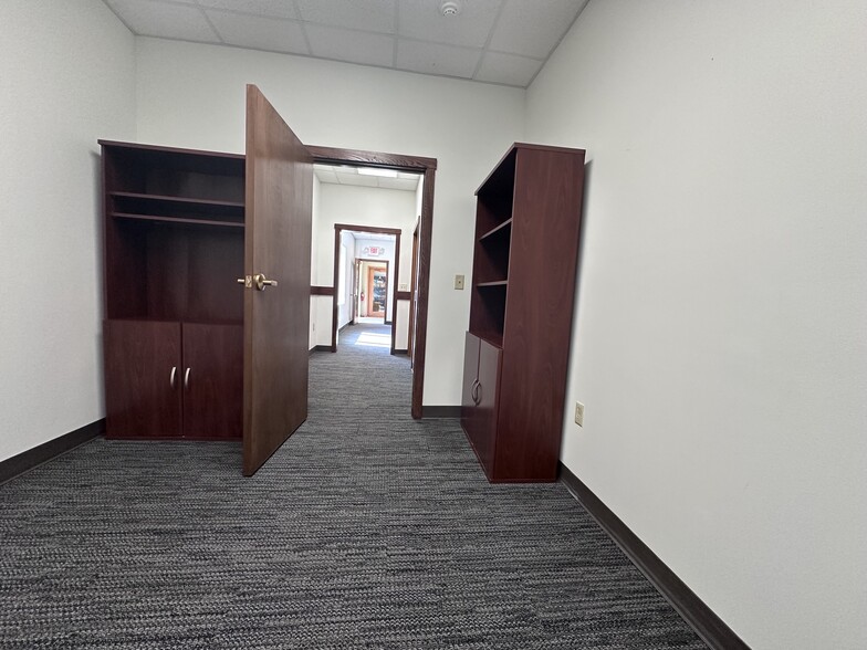 More Photos Of N7915 902nd St, River Falls Office For Lease