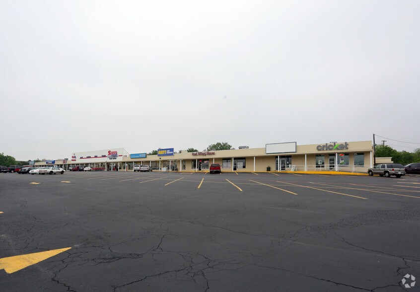 More Photos Of 1707-1741 Texoma Pky, Sherman Unknown For Lease