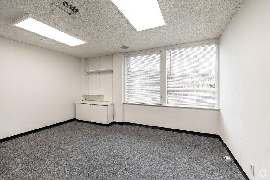 More Photos Of 611 S Catalina St, Los Angeles Loft Creative Space For Lease