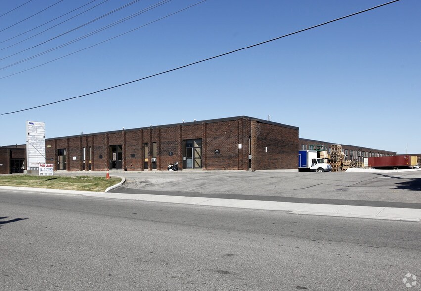 More Photos Of 1655 Sismet Rd, Mississauga Manufacturing For Lease