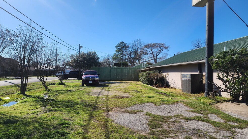 More Photos Of 5601 Arlington St, Houston Funeral Home For Sale