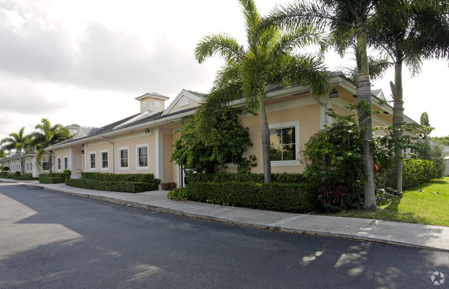 More Photos Of 20770-20776 W Dixie Hwy, Miami Medical For Sale