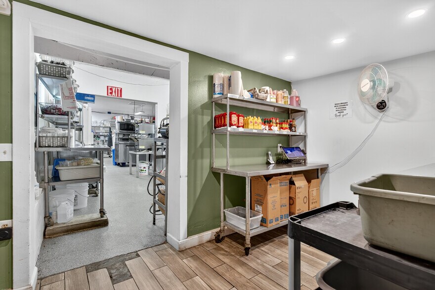More Photos Of 765 3rd Ave, Welaka Restaurant For Sale