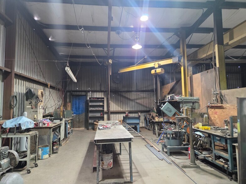 More Photos Of 1100 Old Salem Rd NE, Albany Manufacturing For Sale