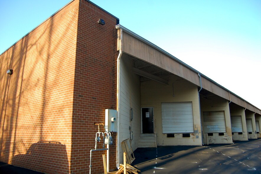 More Photos Of 535-549 Southlake Blvd, Richmond Light Distribution For Sale