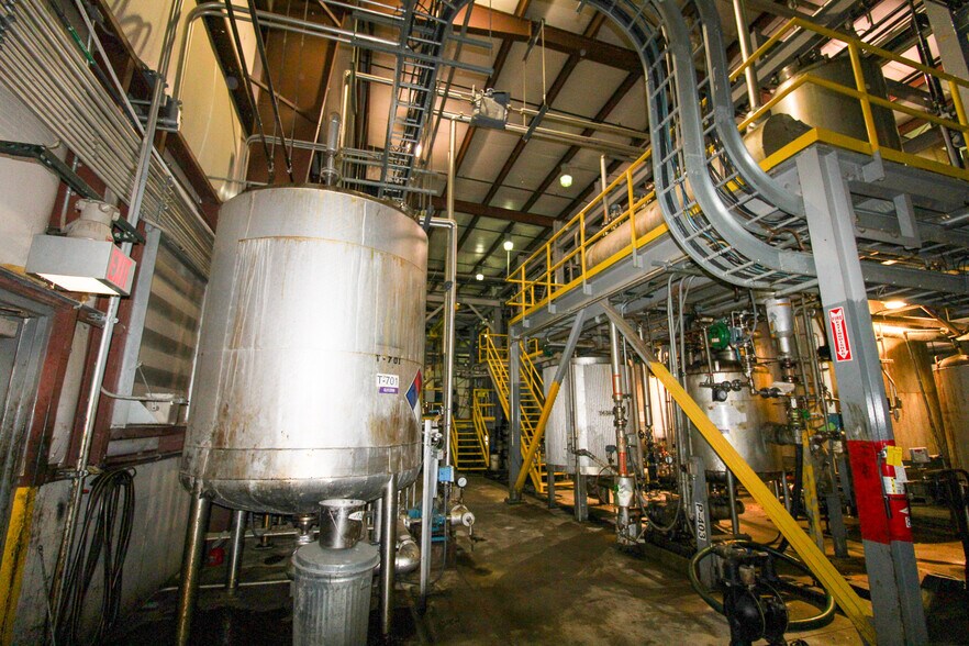 More Photos Of 5640 44th Ave S, Clinton Office For Sale