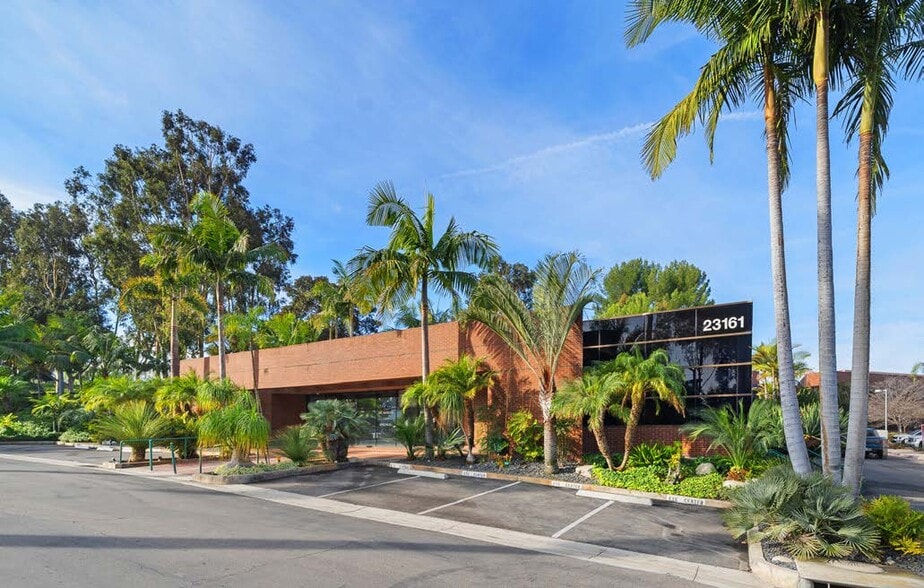 More Photos Of 23161 Moulton Pky, Laguna Hills Medical For Sale