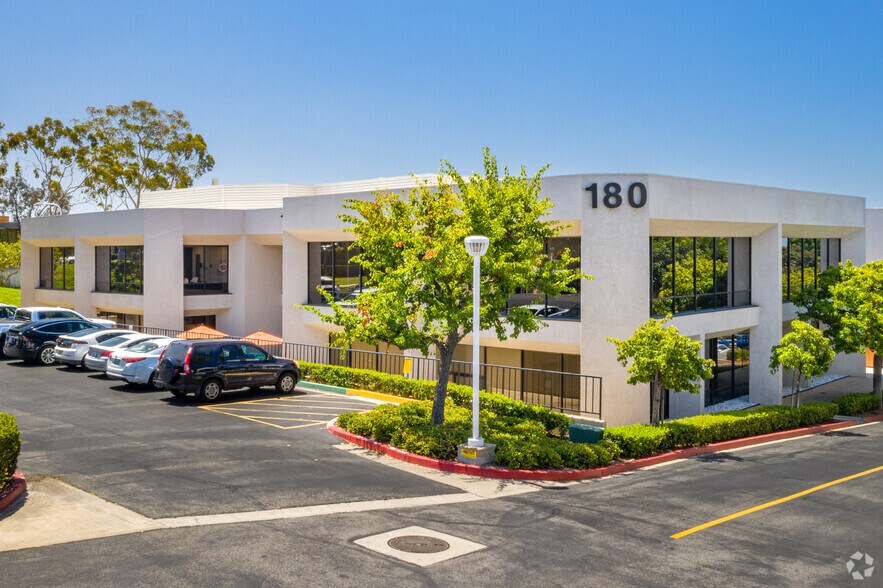 More Photos Of 180 Newport Center Dr, Newport Beach Medical For Lease