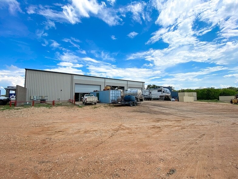 More Photos Of 3625 Highway 290 W, Brenham Warehouse For Sale