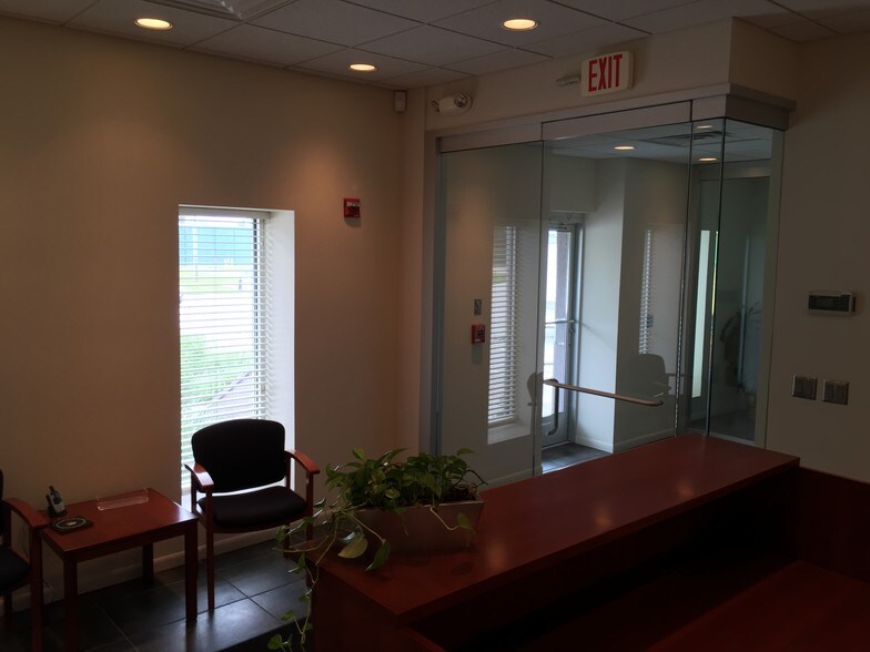 More Photos Of 3515 Lakeshore Dr, Saint Joseph Office For Lease