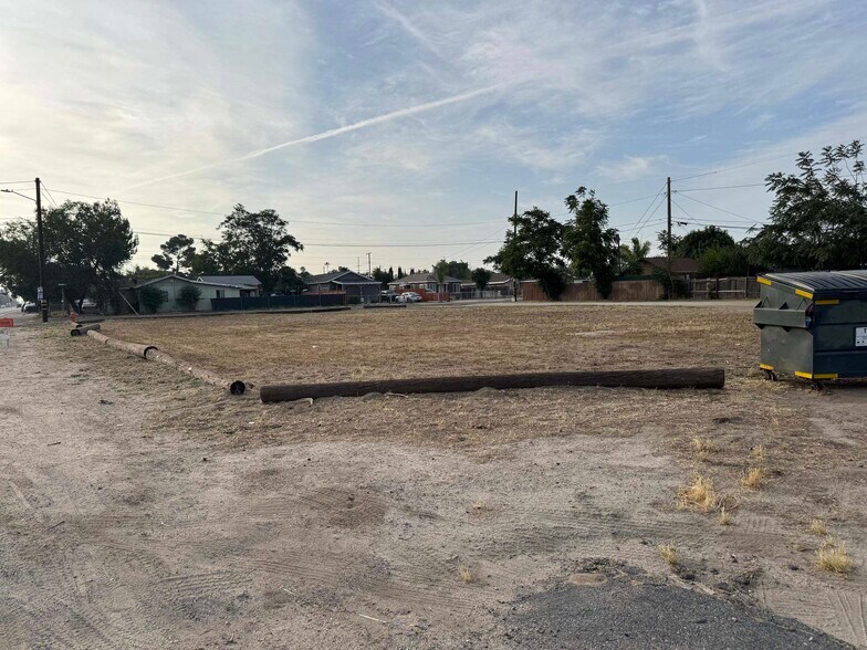 More Photos Of 24769 5th St, San Bernardino Office For Sale