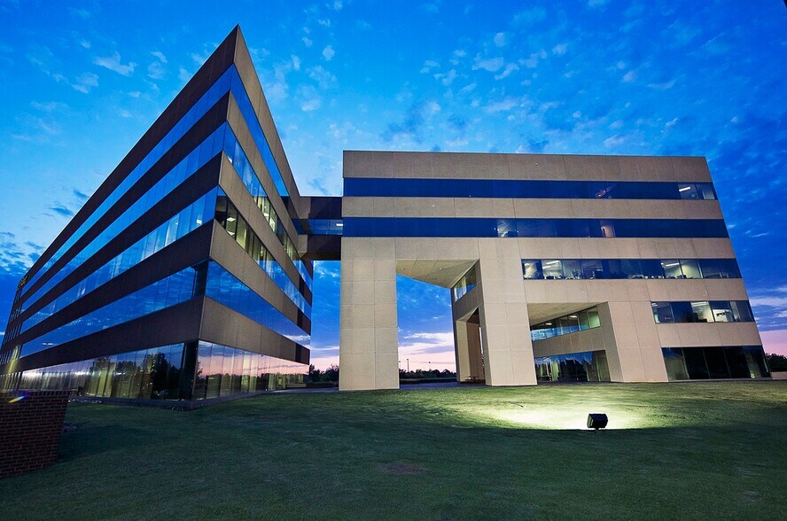 More Photos Of 14000 N Quail Springs Pky, Oklahoma City Office For Lease